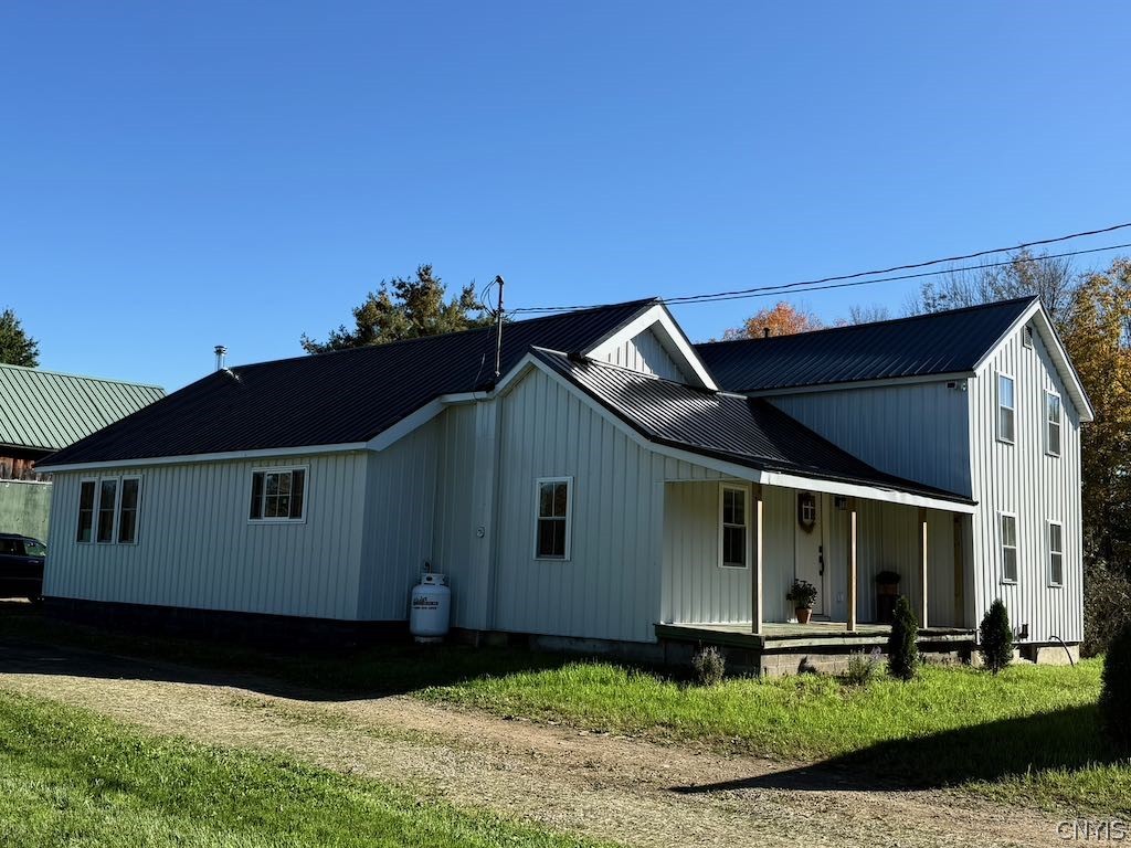 392 Albion Cross Road Pulaski, NY 13142 - Photo 1 of 45 Gallery Image 1