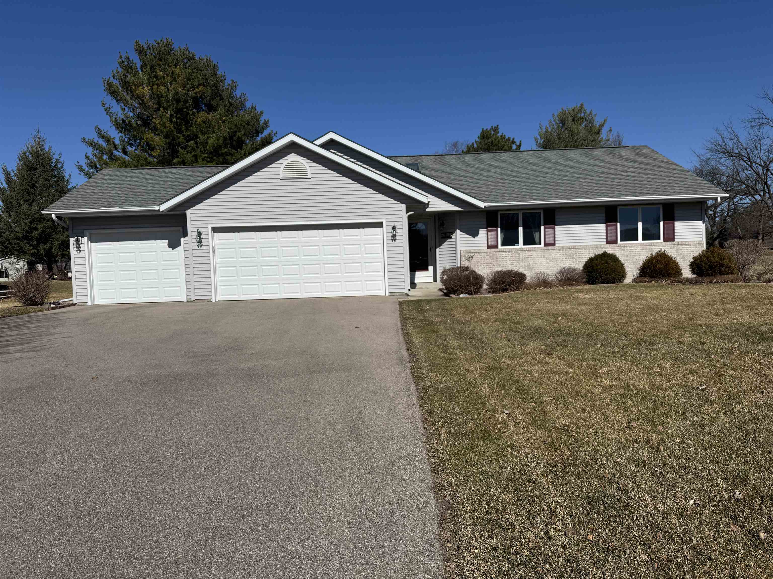 2070 Cobblestone Court Beloit, WI 53511 - Photo 30 of 33