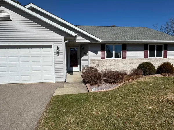 $359,900 | 2070 Cobblestone Court, Beloit, WI 53511