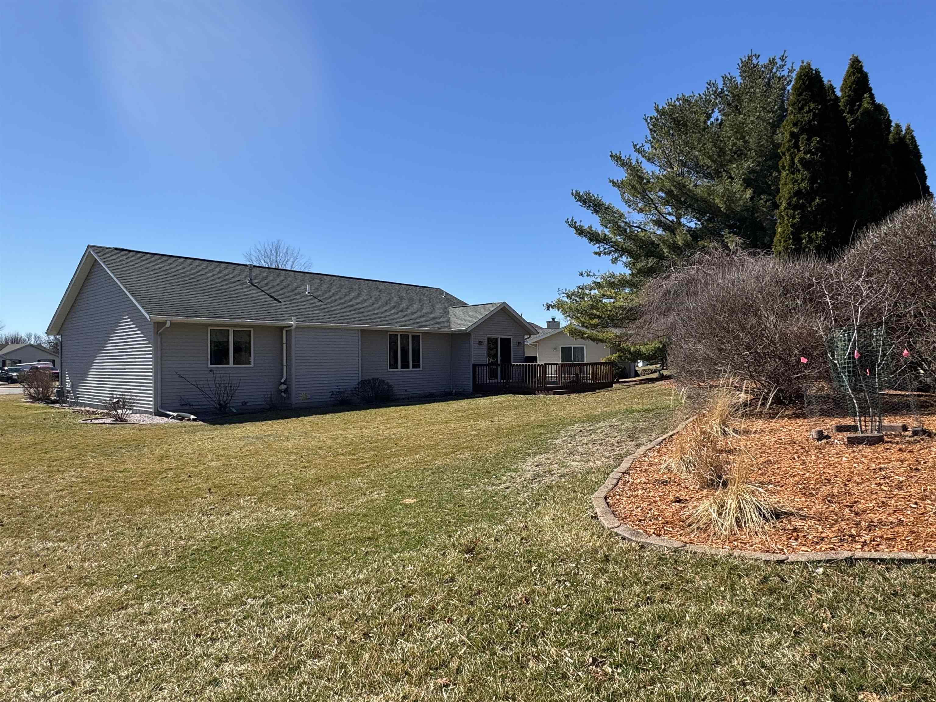 2070 Cobblestone Court Beloit, WI 53511 - Photo 6 of 33
