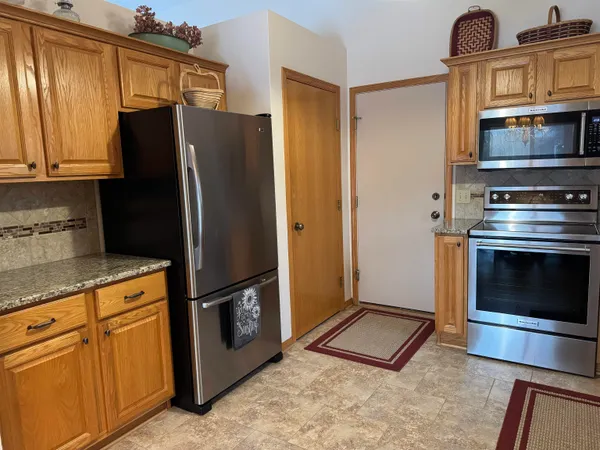 $359,900 | 2070 Cobblestone Court, Beloit, WI 53511