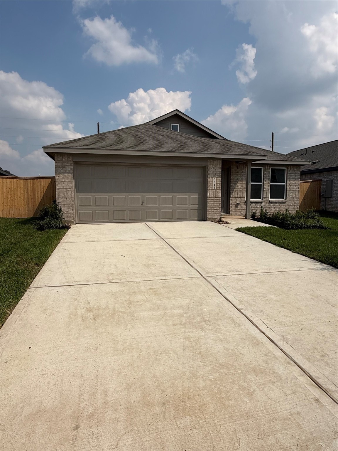 410 Hatton Court Conroe, TX 77303 - Photo 3 of 12 Photos are representative of the floor plan, not the actual home.