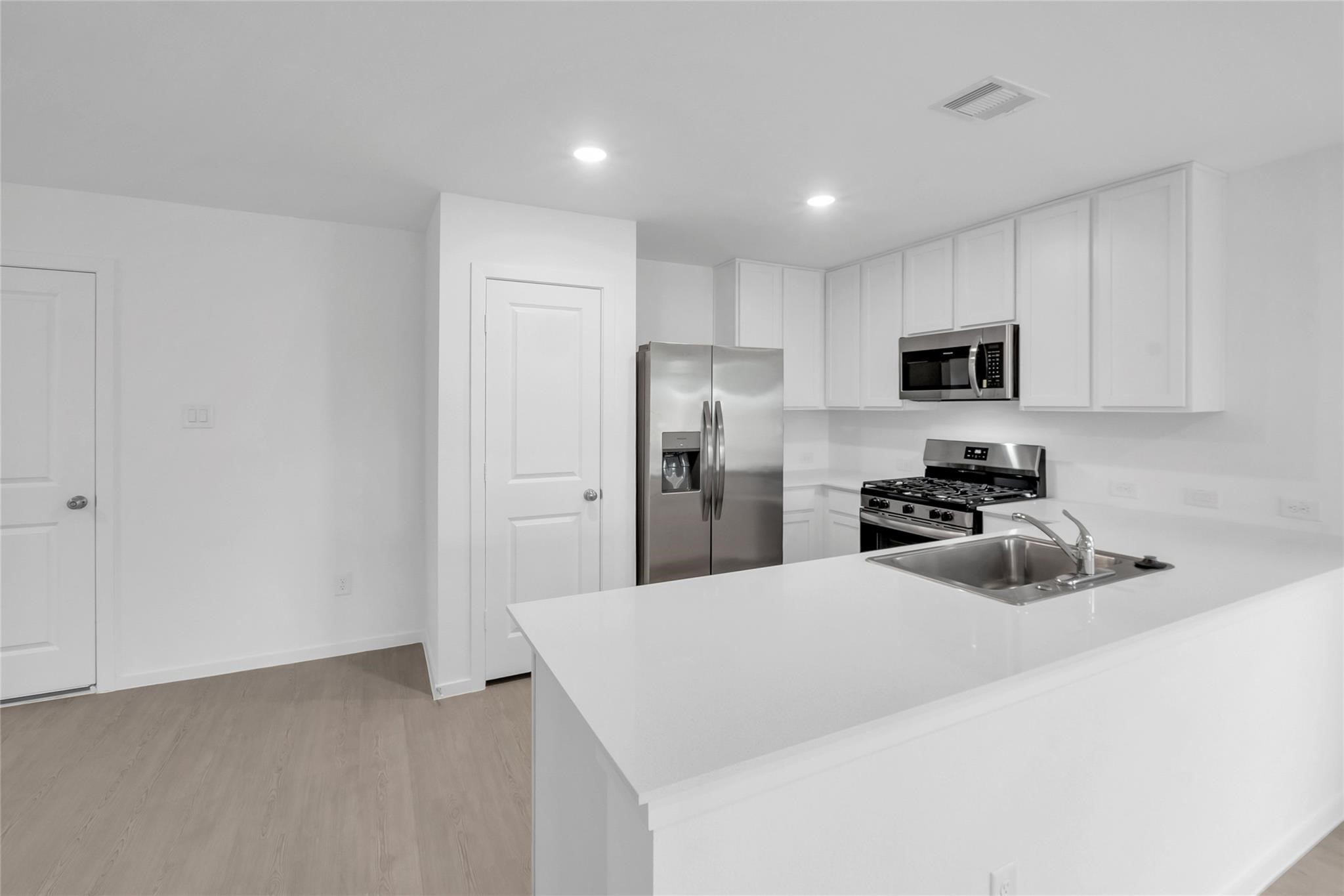 410 Hatton Court Conroe, TX 77303 - Photo 11 of 12 Photos are representative of the floor plan, not the actual home.