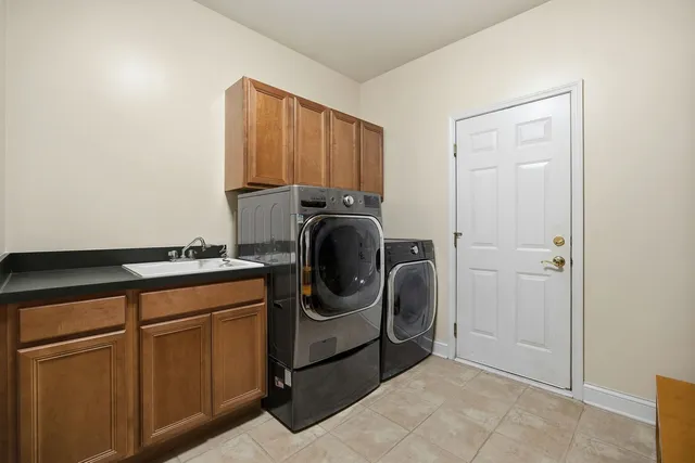 $6,400 | 408 North White Deer Trail, Vernon Hills, IL 60061