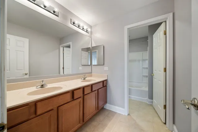 $6,400 | 408 North White Deer Trail, Vernon Hills, IL 60061