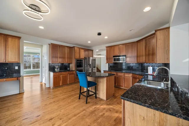 $6,400 | 408 North White Deer Trail, Vernon Hills, IL 60061