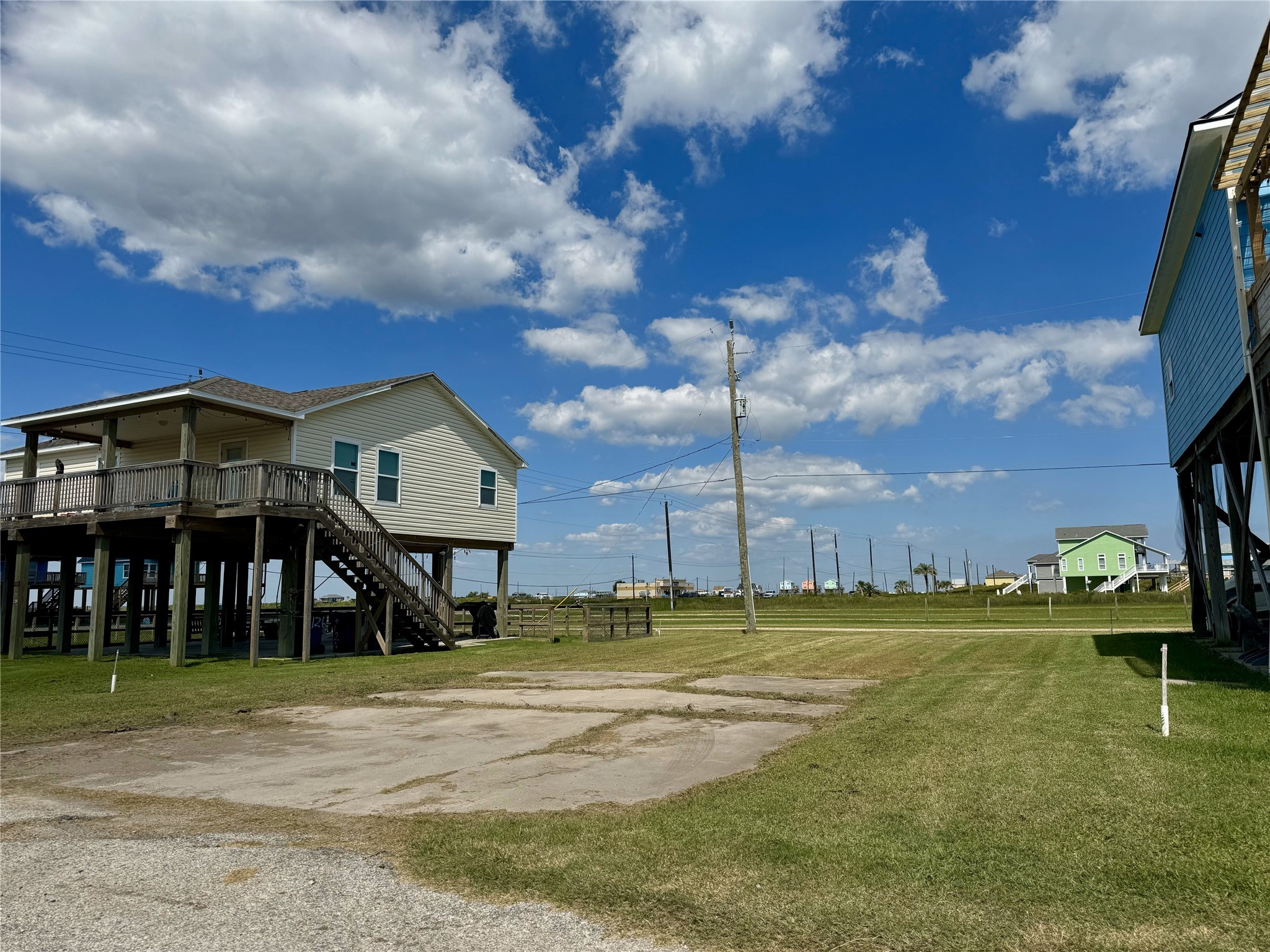 118 Nesmith Place Surfside Beach, TX 77541 - Photo 4 of 6 Beach access.