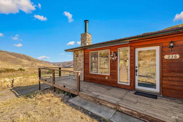 $395,000 | 236 Seven U Ranch Road, Lucile, ID 83542