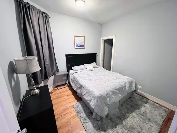 $2,400 | 113 South Paulina Street, Unit 3F, Chicago, IL 60612