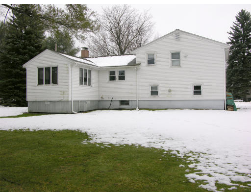 6 Russett Road Bedford, MA 01730 - Photo 8 of 8 Gallery Image 8