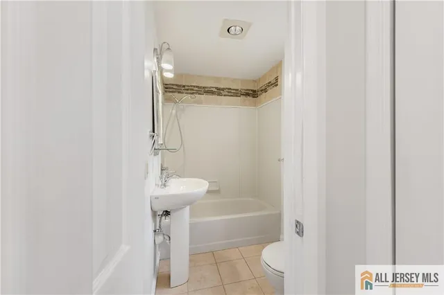 $4,200 | 1 Stanton Street, South River, NJ 08882