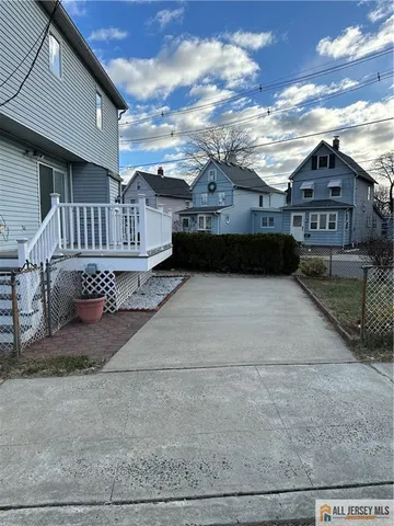 $4,200 | 1 Stanton Street, South River, NJ 08882