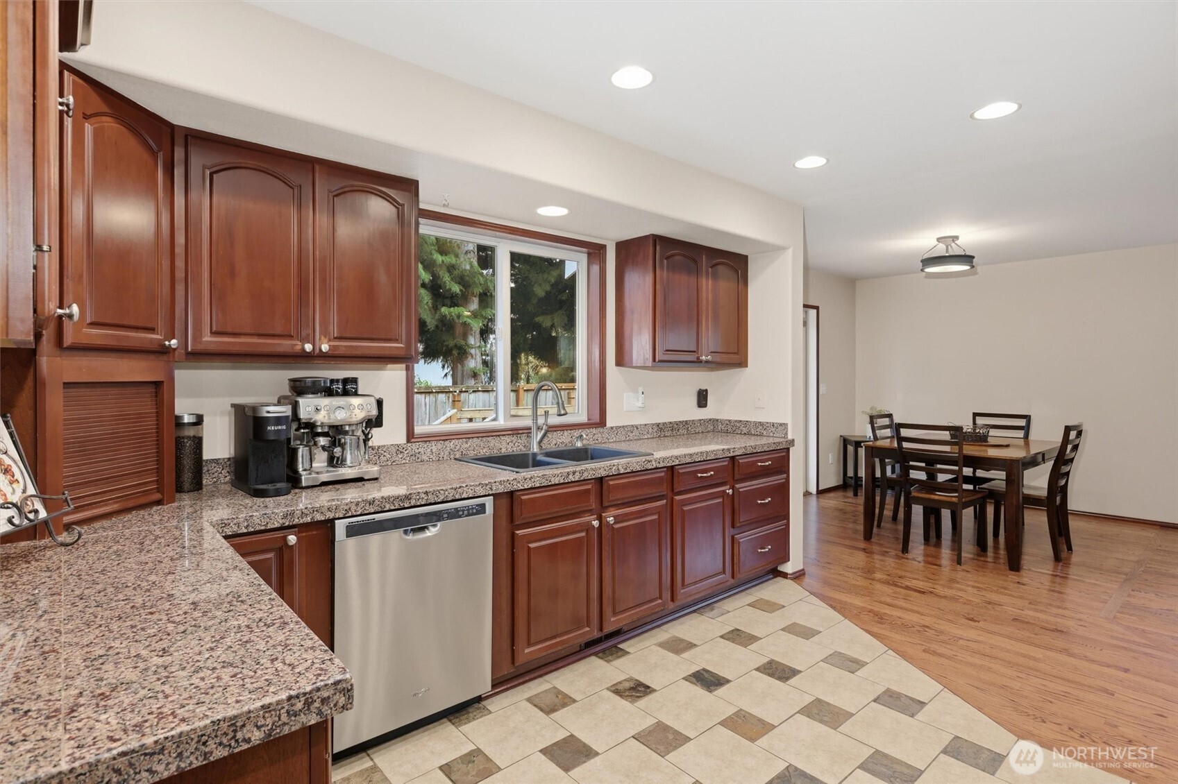 15405 204th Avenue Southeast Renton, WA 98059 - Photo 10 of 40