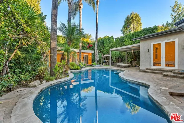 a view of outdoor space yard deck and patio