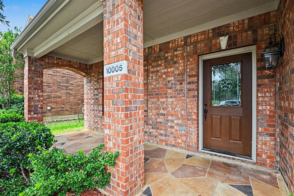10005 Shelburne Road Fort Worth, TX 76244 - Photo 2 of 29
