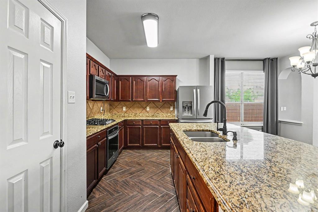 10005 Shelburne Road Fort Worth, TX 76244 - Photo 9 of 29