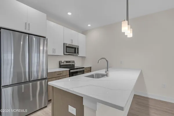 $2,575 | 19 Carr Avenue, Unit 211, Keansburg, NJ 07734