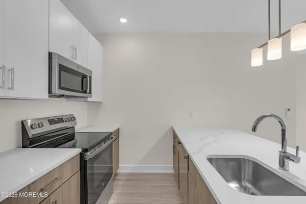 $2,575 | 19 Carr Avenue, Unit 211, Keansburg, NJ 07734