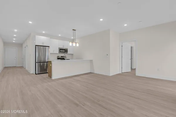 $2,575 | 19 Carr Avenue, Unit 211, Keansburg, NJ 07734