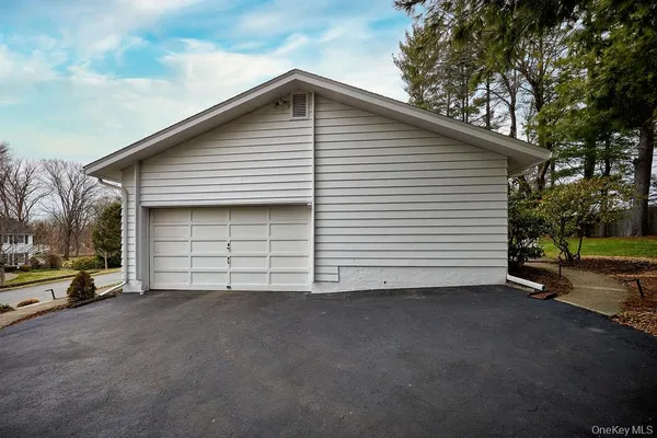 $575,000 | 42 Thornwood Drive, Poughkeepsie, NY 12603