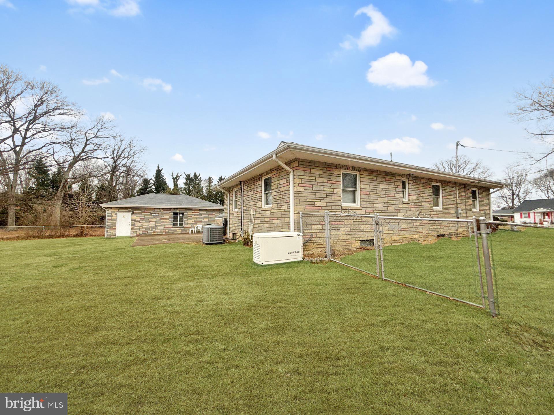 7809 Locust Lane Fort Washington, MD 20744 - Photo 2 of 39