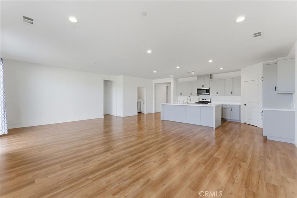 10710 Brookfield Drive Riverside, CA 92505 - Photo 6 of 32