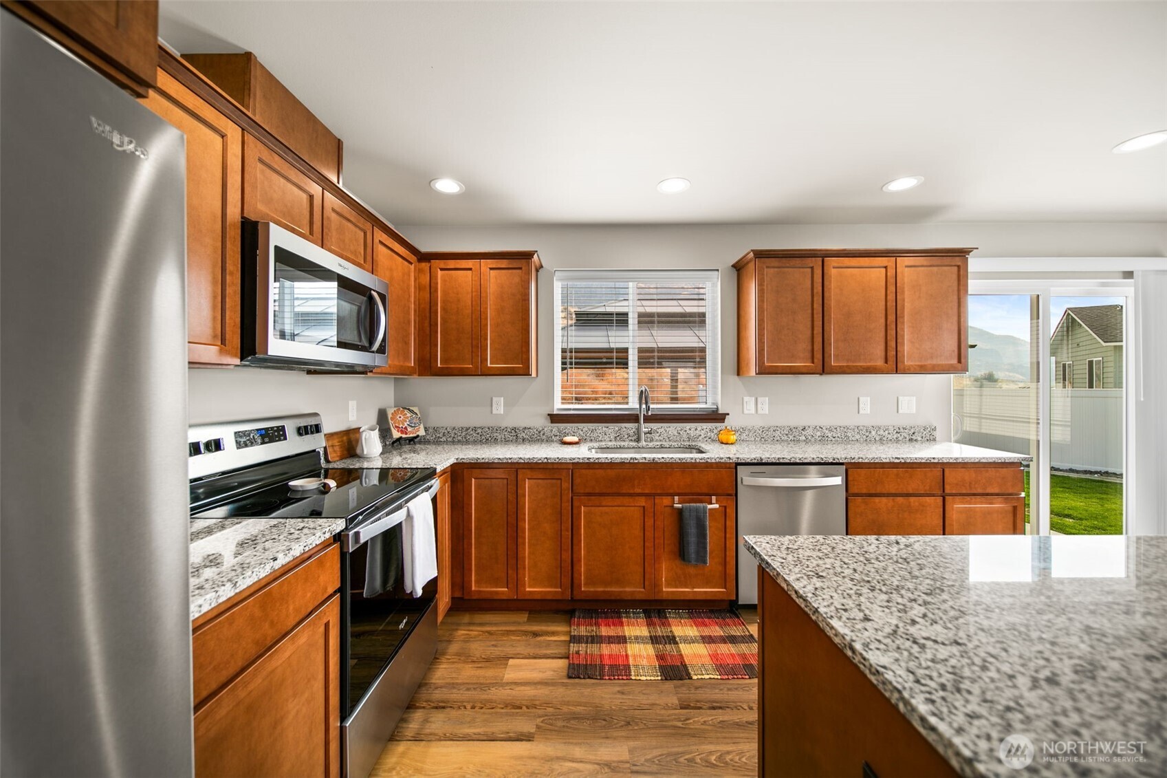 103 George Loop Rock Island, WA 98850 - Photo 12 of 40