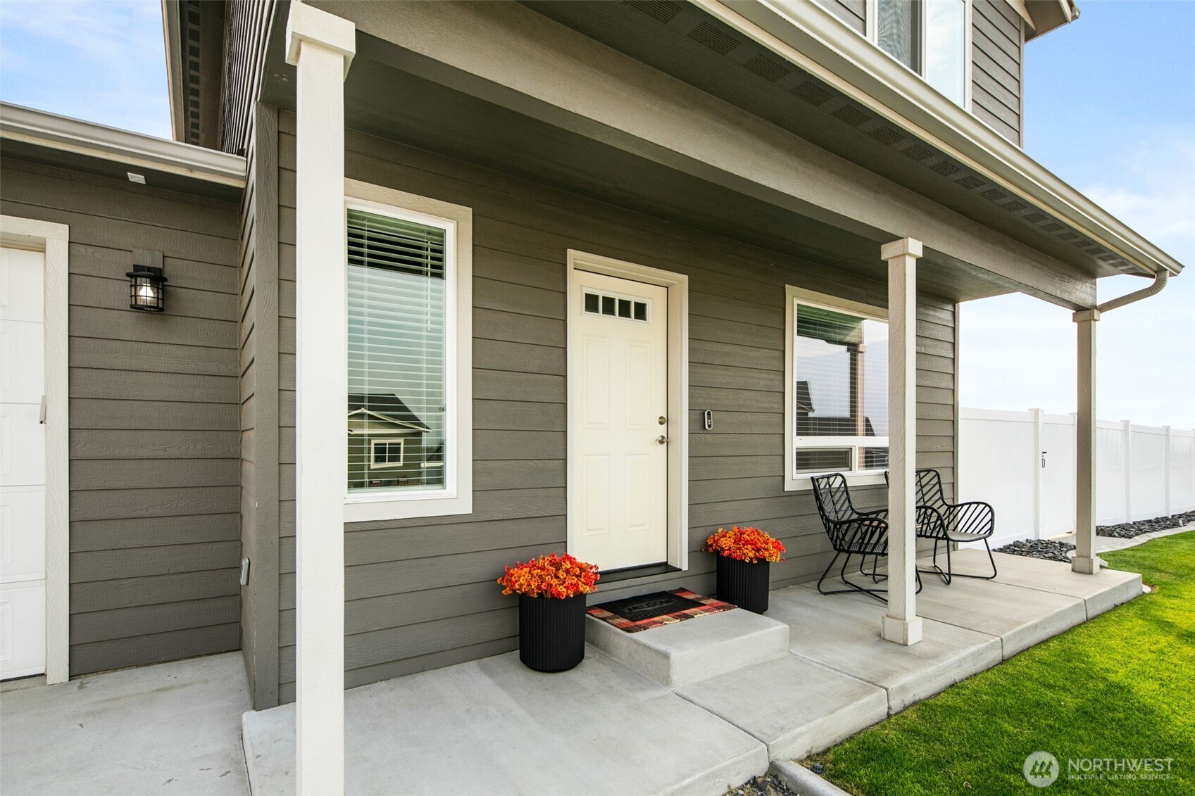 103 George Loop Rock Island, WA 98850 - Photo 3 of 40