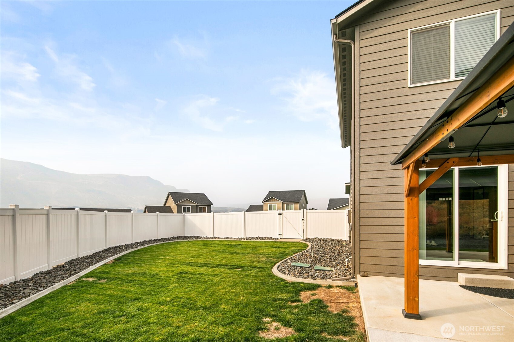 103 George Loop Rock Island, WA 98850 - Photo 33 of 40