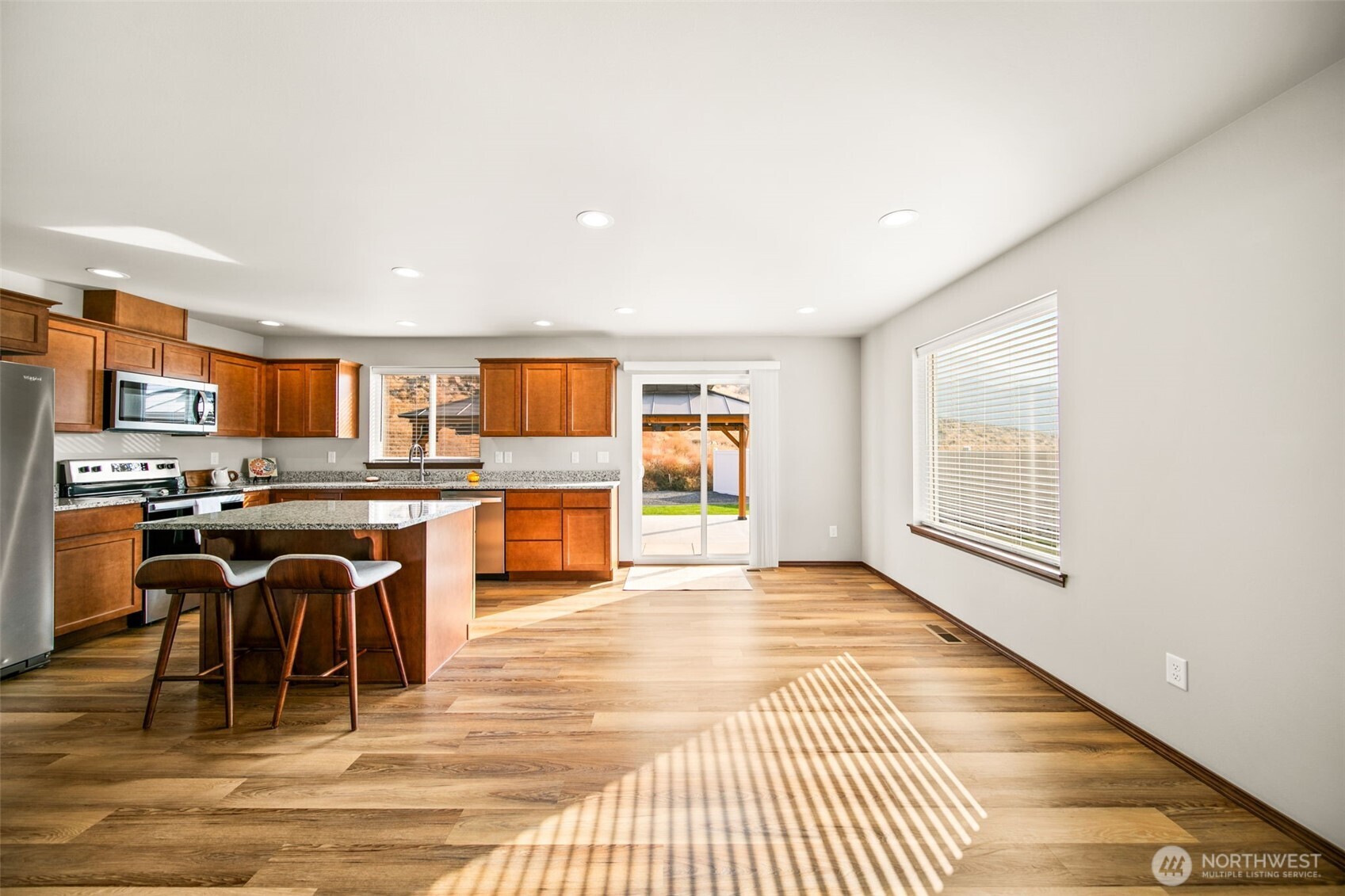 103 George Loop Rock Island, WA 98850 - Photo 8 of 40