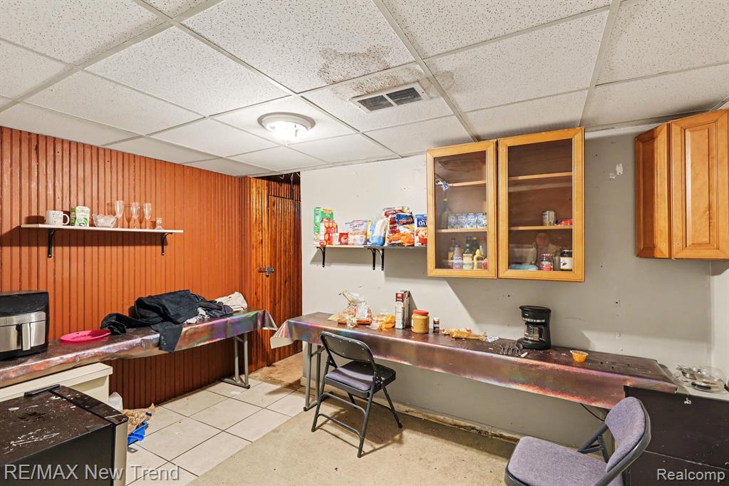 2174 Middlebelt Road West Bloomfield, MI 48324 - Photo 27 of 39
