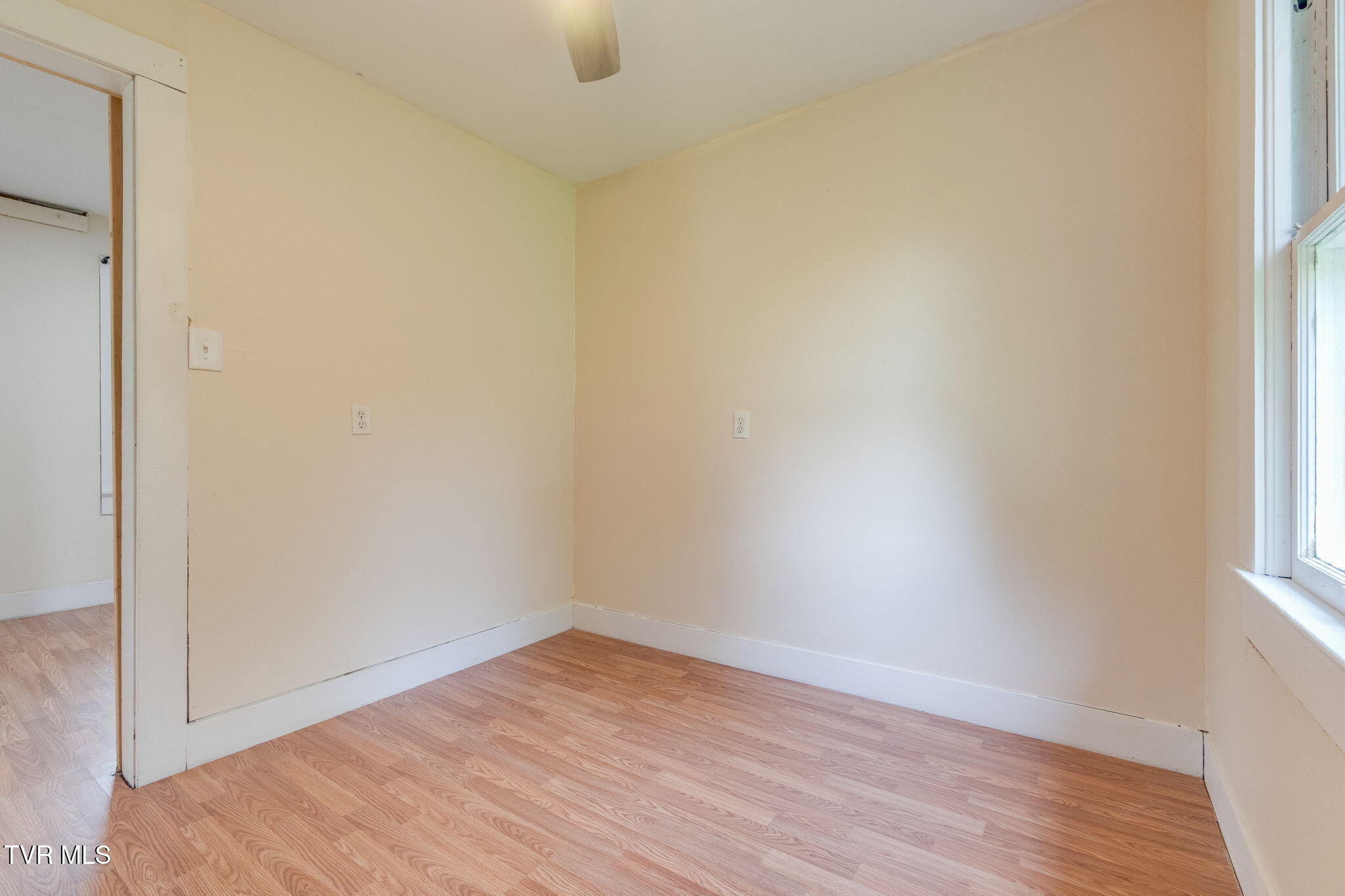 429 Tollett Street Hampton, TN 37658 - Photo 20 of 36 020