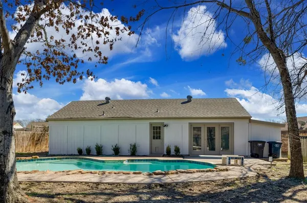 $320,000 | 7405 Shadow Bend Drive, Fort Worth, TX 76137