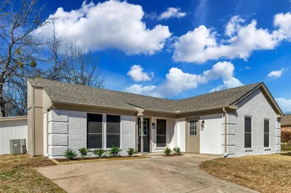 $320,000 | 7405 Shadow Bend Drive, Fort Worth, TX 76137