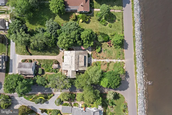 $3,850,000 | 2 River Drive, Annapolis, MD 21403