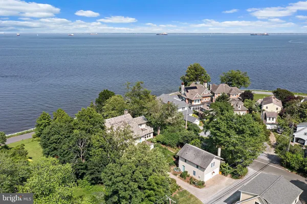 $3,850,000 | 2 River Drive, Annapolis, MD 21403