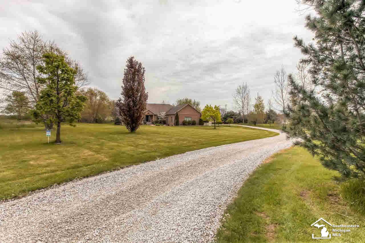 8802 Exeter Road Carleton, MI 48117 - Photo 6 of 42 Gallery Image 6
