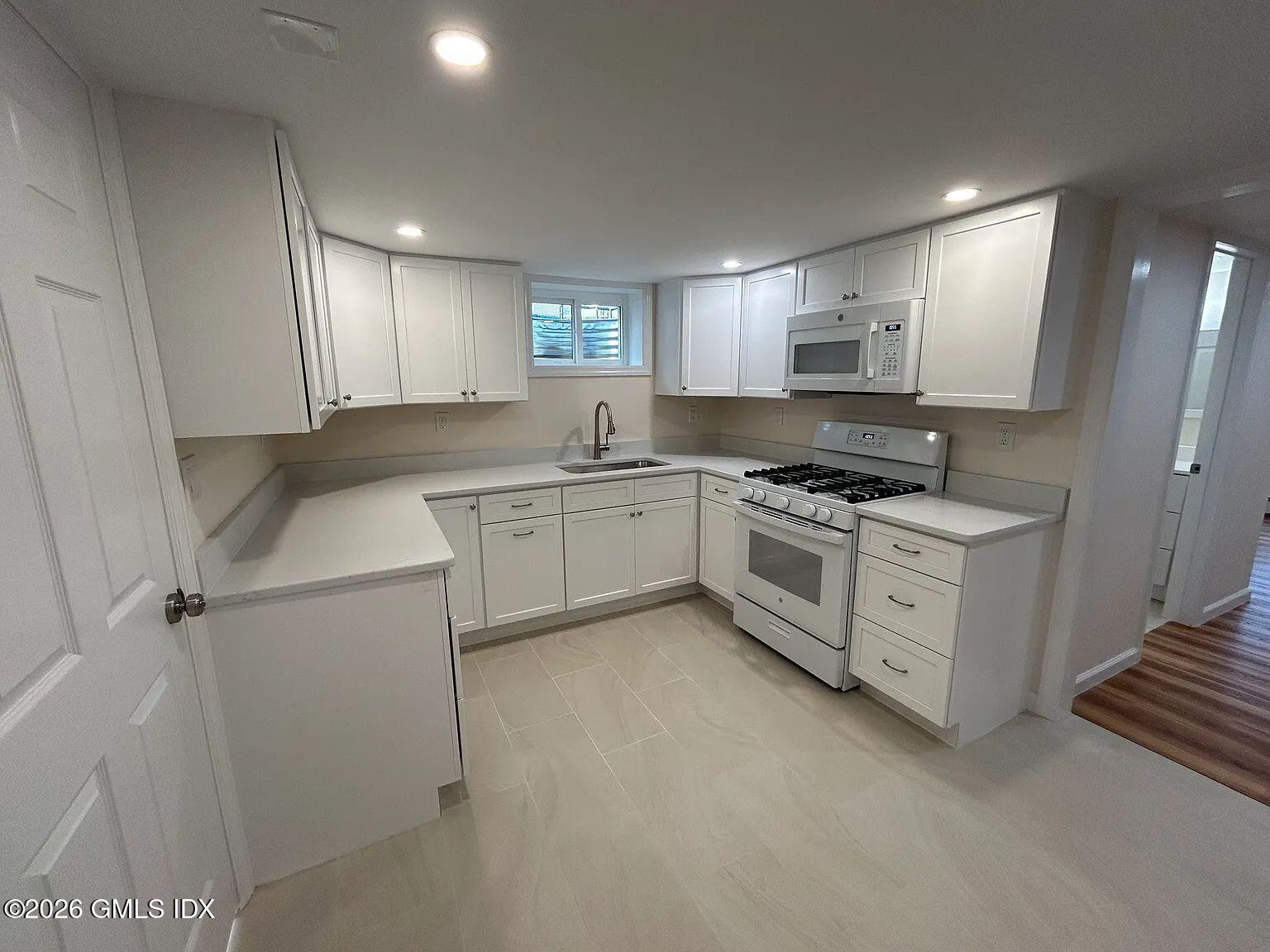 90 Havemeyer Lane, Unit 2 Greenwich, CT 06870 - Photo 1 of 19 kitchen 3