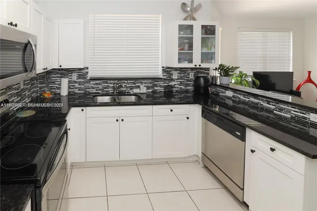 $4,500 | 4866 Northwest 108th Passage, Unit 4866, Doral, FL 33178