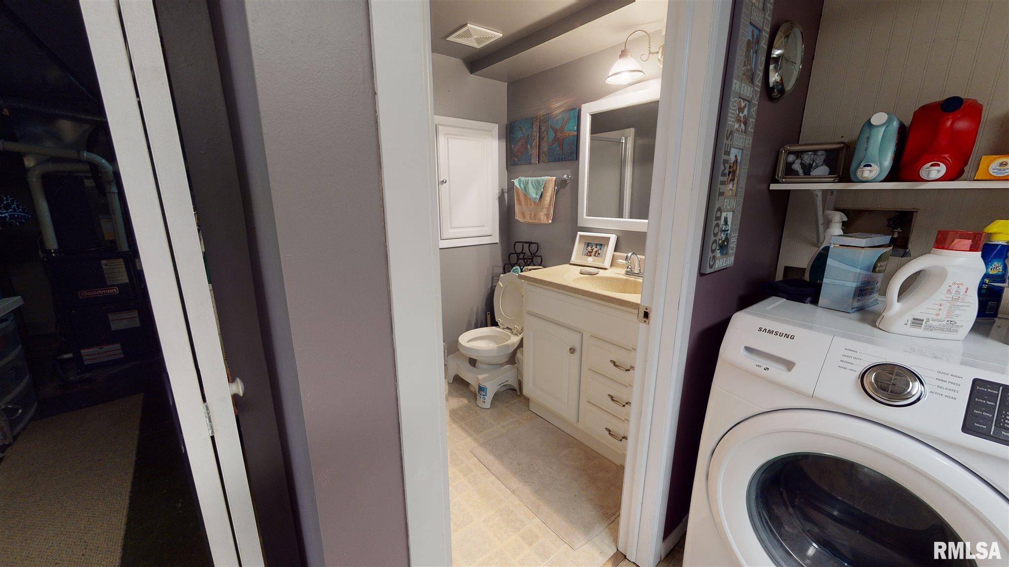 3424 Forest Road Davenport, IA 52807 - Photo 17 of 20 Gallery Image 17