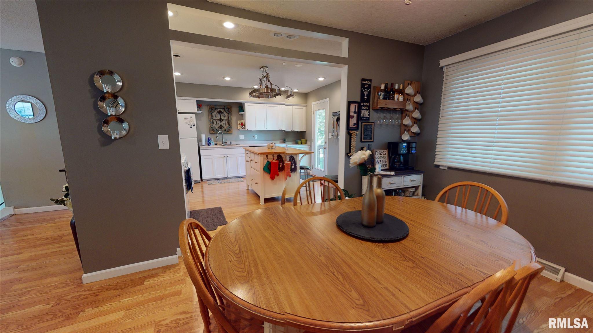 3424 Forest Road Davenport, IA 52807 - Photo 5 of 20 Gallery Image 5