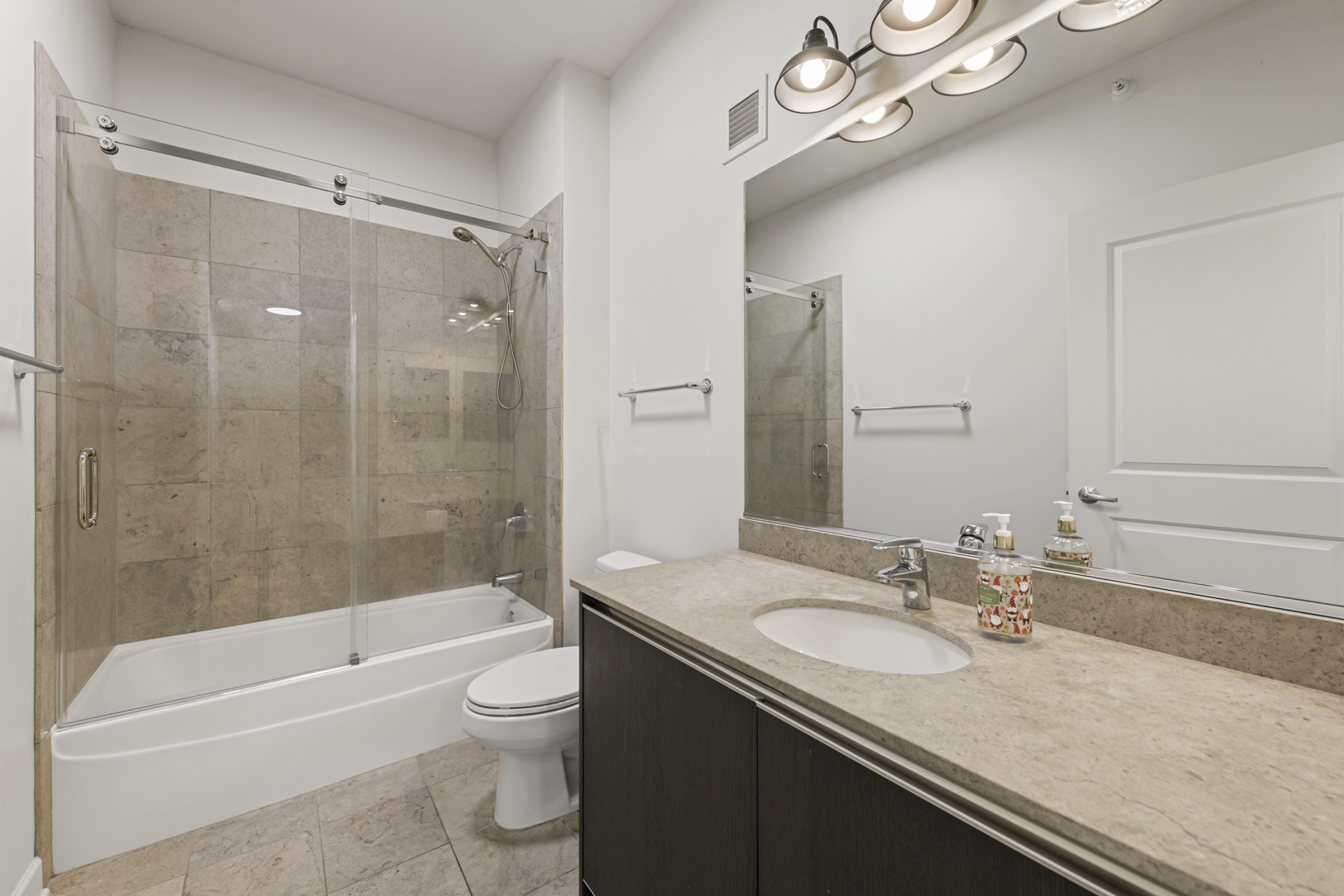 225 North Columbus Drive, Unit 5503 Chicago, IL 60601 - Photo 17 of 34