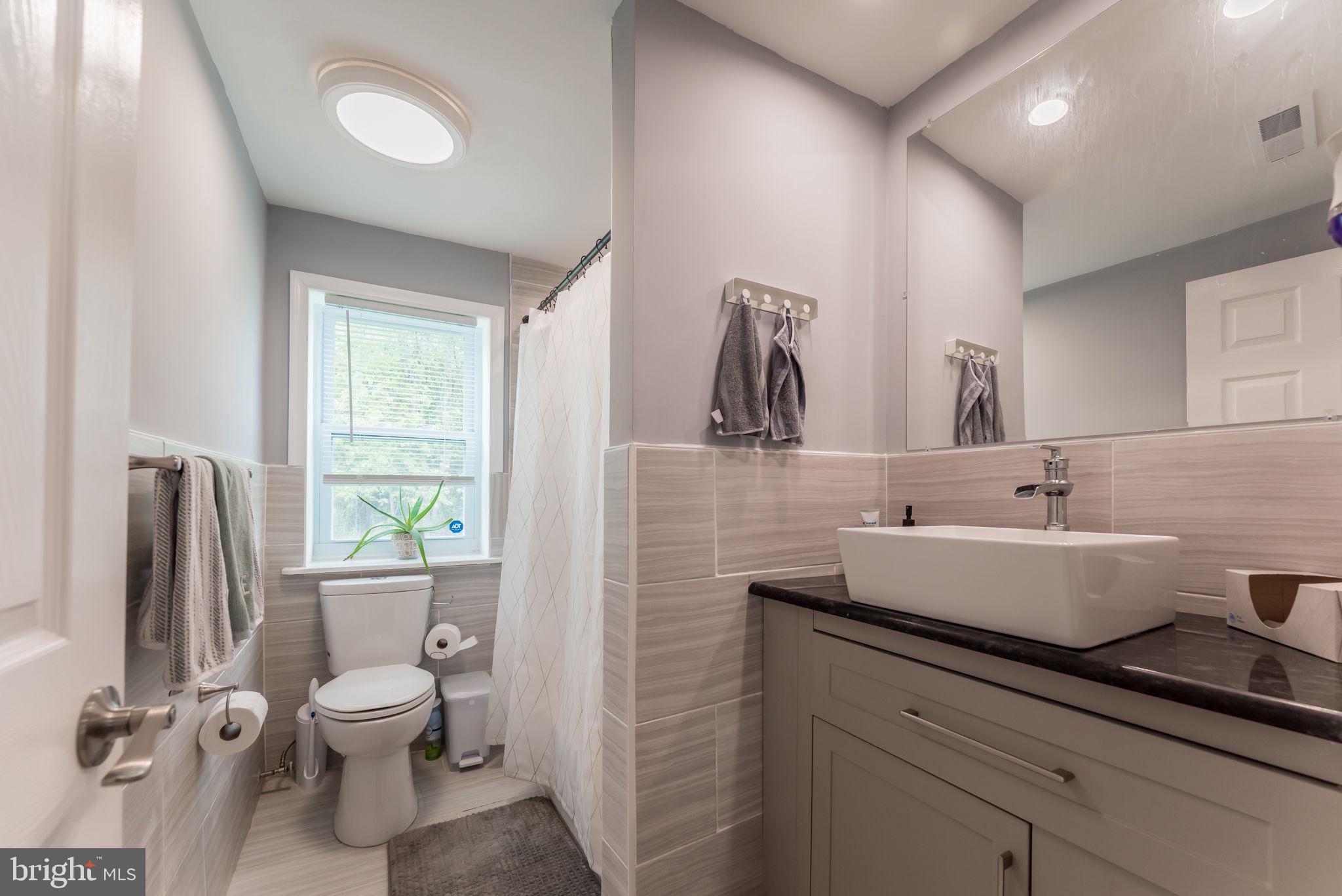 2111 Pleasant Valley Road Newark, DE 19702 - Photo 11 of 12 Full Bathroom