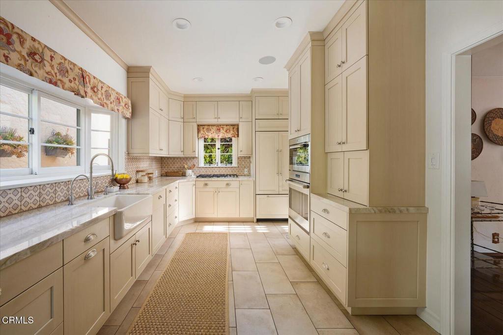 752 Glenview Road Glendale, CA 91202 - Photo 25 of 64 34-Kitchen