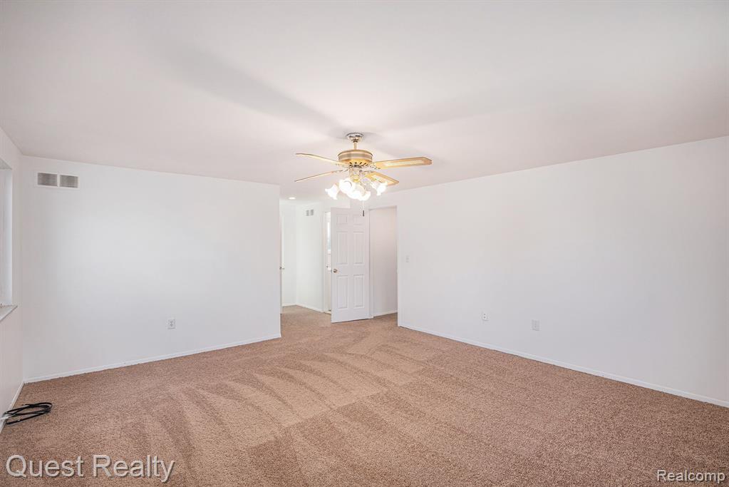 3095 Rolling Green Circle South Rochester Hills, MI 48309 - Photo 13 of 33