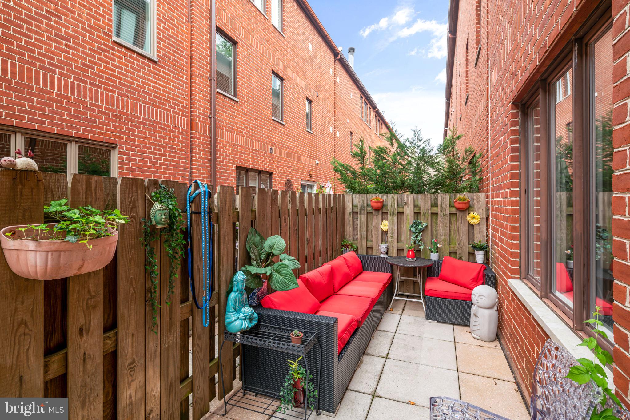 2027 Rodman Street Philadelphia, PA 19146 - Photo 27 of 28 Patio