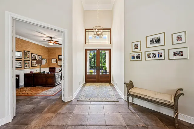 a view of livingroom with furniture