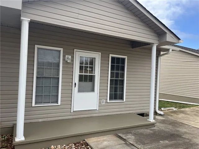 $1,100 | 309 B Dixie Drive, Seneca, SC 29672