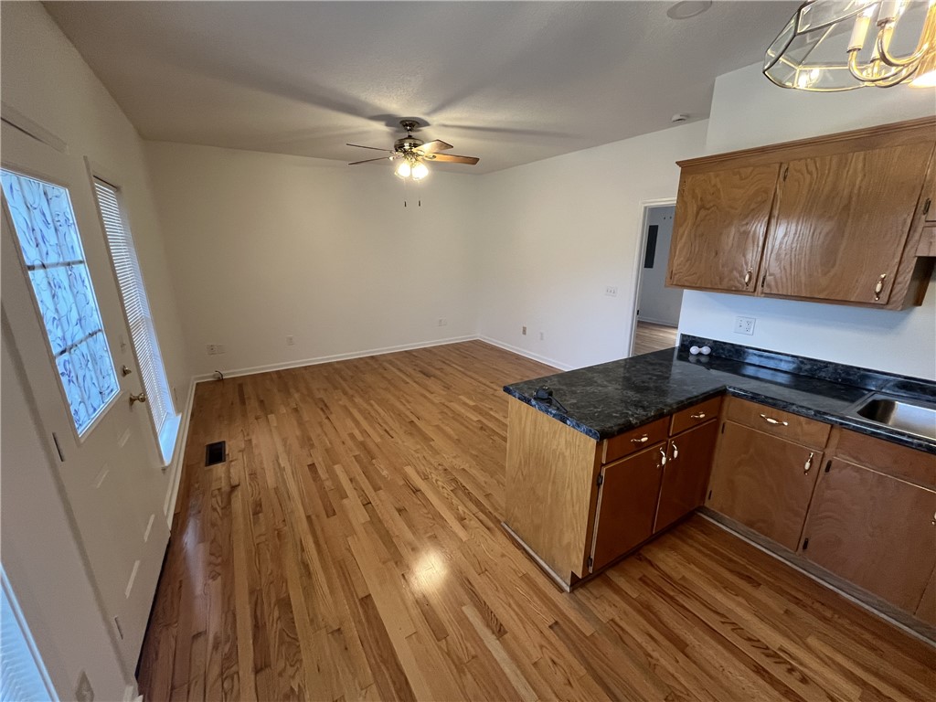 309 B Dixie Drive Seneca, SC 29672 - Photo 4 of 6