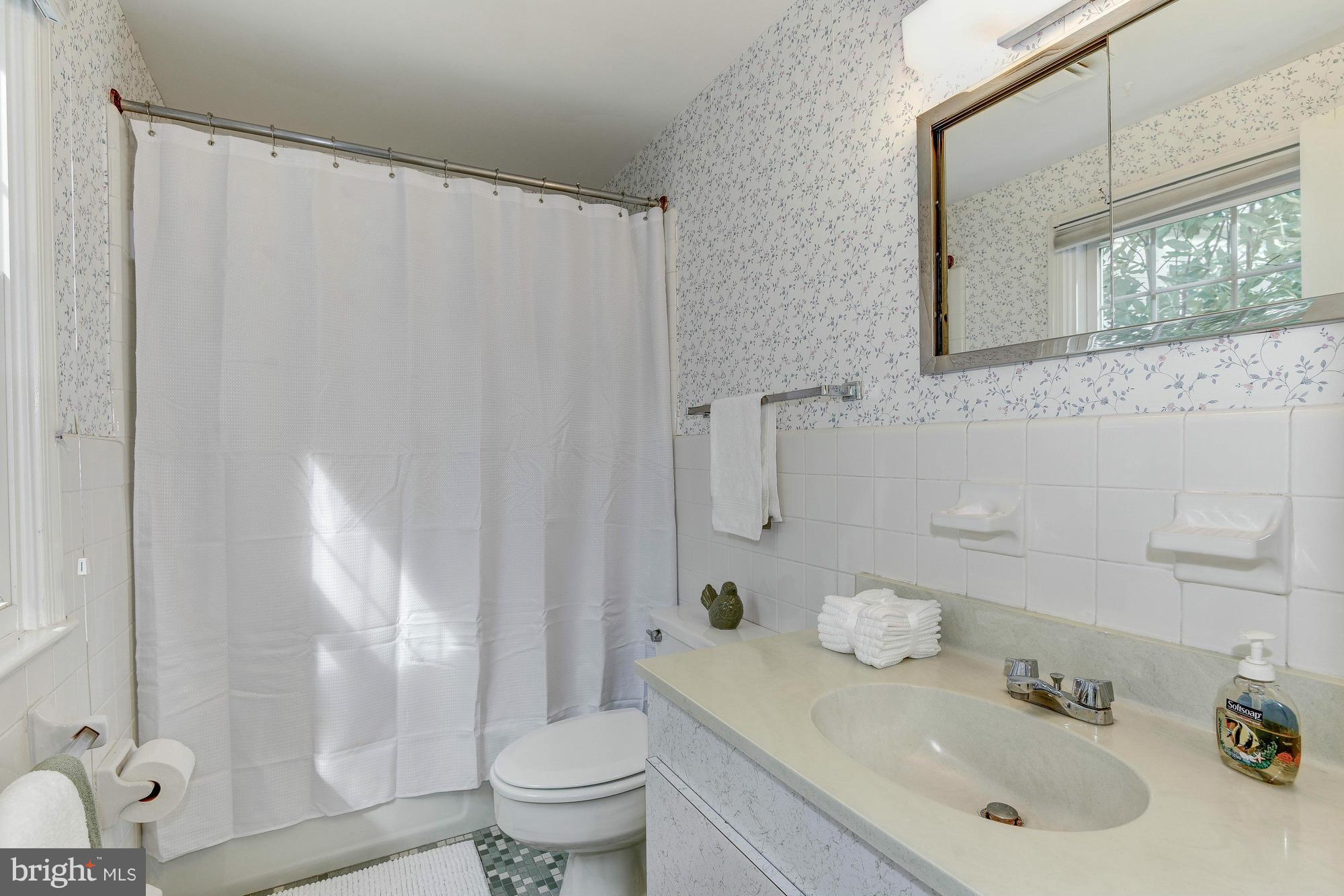 4701 Overbrook Road Bethesda, MD 20816 - Photo 25 of 30 Bath